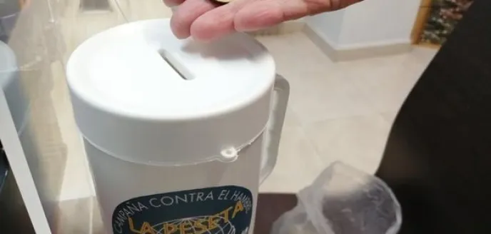 Campaña "Tus pesetas pueden salvar vidas" de Manos Unidas
