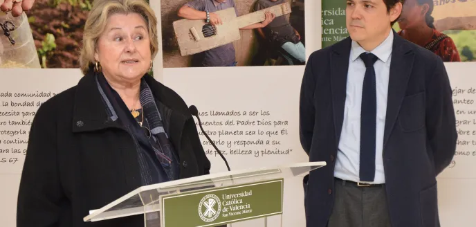 Ana Ruiz ha apelado al compromiso de los jóvenes universitarios para luchar por una ecología integral.