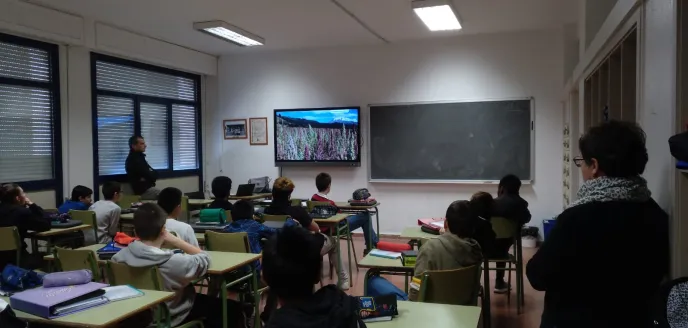 Visita de la misionera María José López Cabezón a varios colegios de Navarra