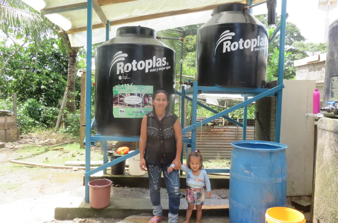 Cosechando agua de lluvia en la Amazonía ecuiatoriana_ Foto Manos Unidas