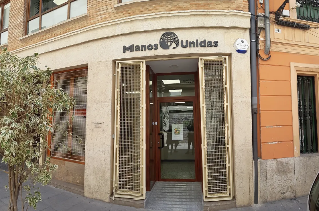Nueva sede: Manos Unidas Valencia, C/ Avellanas, 14, bajo. 46003 Valencia (detrás de la Plaza de la Reina). . 