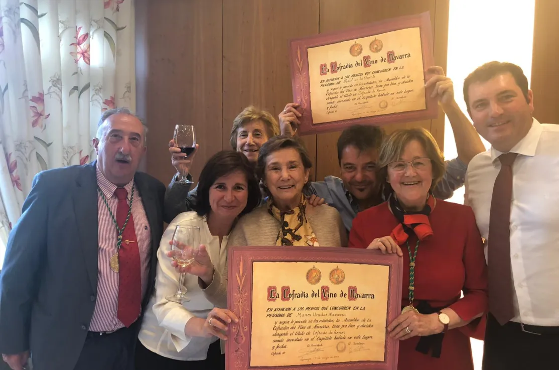 Cofradía del Vino de Navarra nombra cofrade de honor a Manos Unidas en Larraga