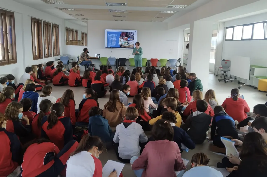 Charla de Manos Unidas a los alumnos de 5º Curso del Colegios Jesuitas de Pamplona