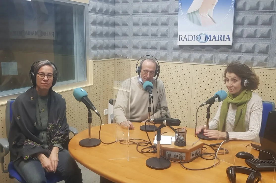 Voluntarios de MU y la hermana Laura Diaz en el programa Iglesia Viva