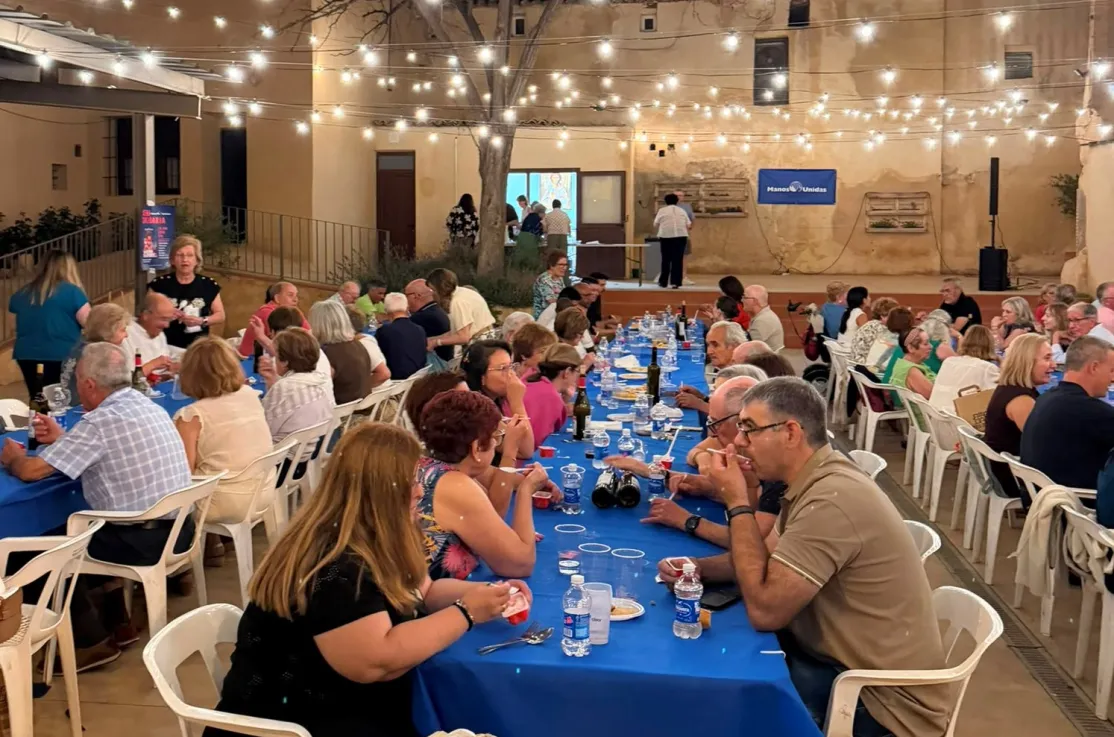 cena solidaria en Requena