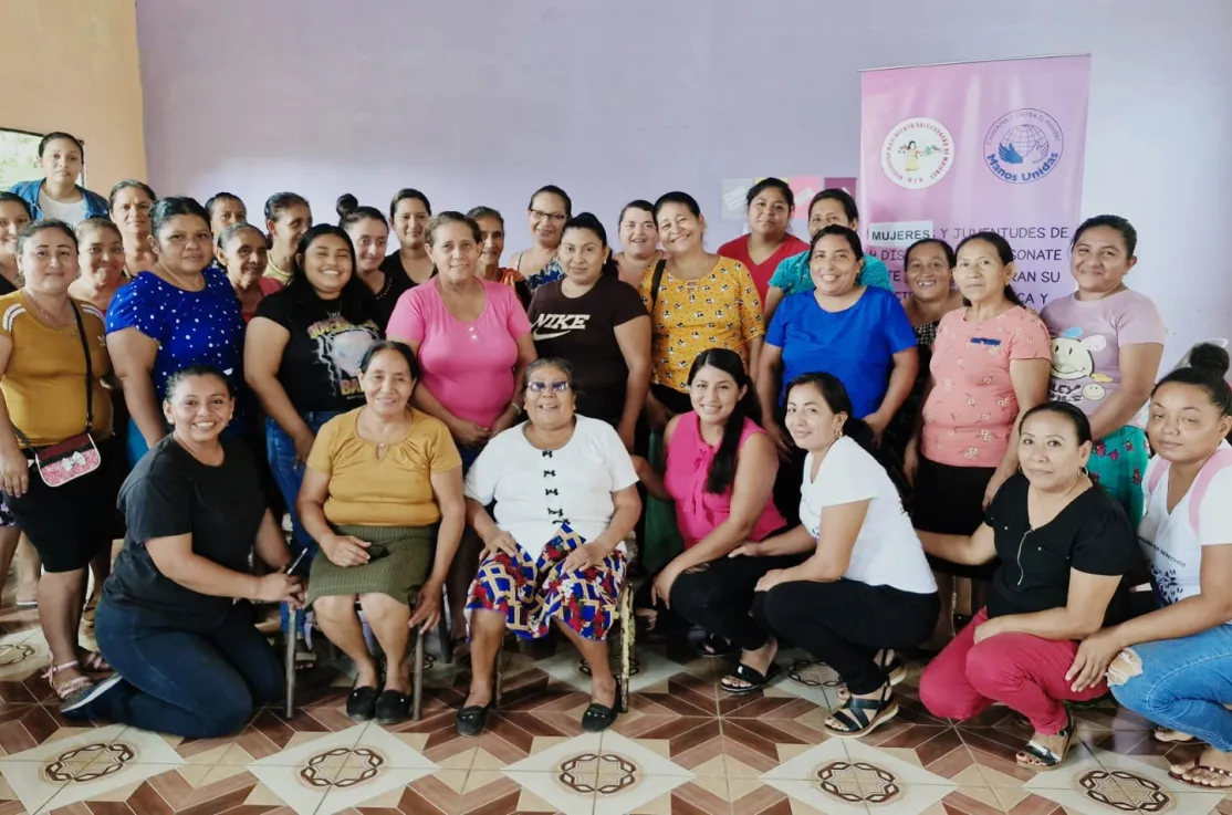 Grupo de alumnas de autonomía organizacional y funcional. 
