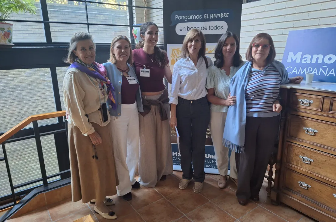 Grupo de Manos Unidas Murcia junto con Cecilia Pilar