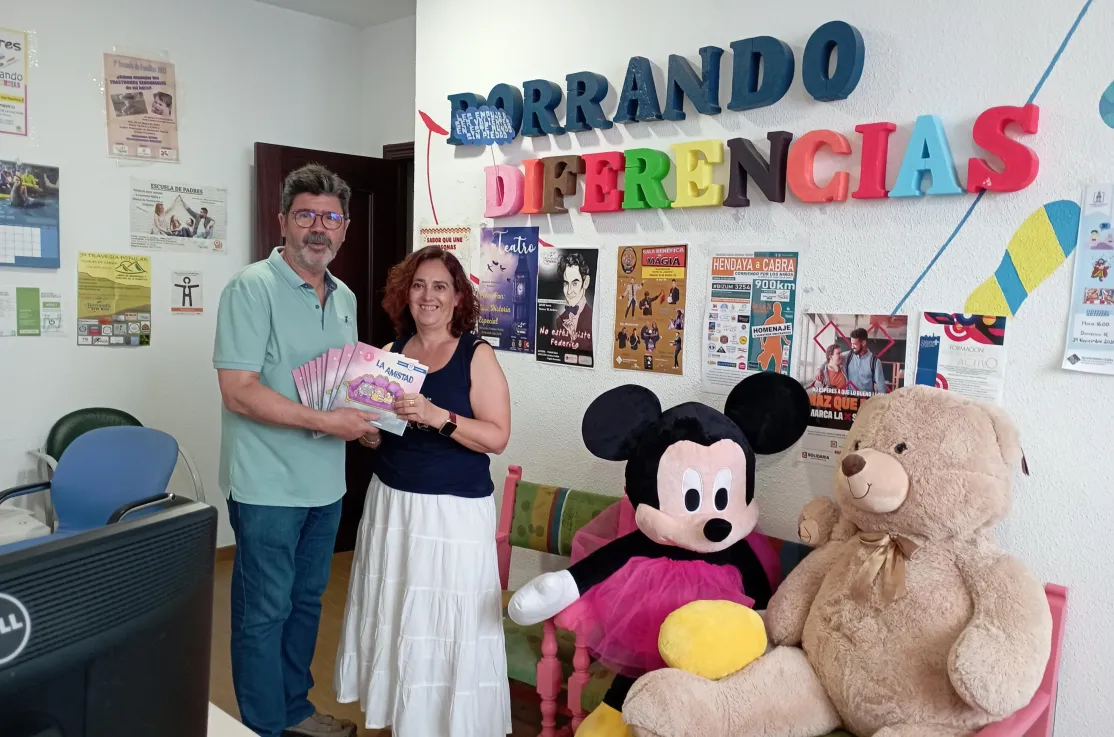 Manos Unidas acerca la educación en valores a la infancia de Cabra con el libro La Amistad