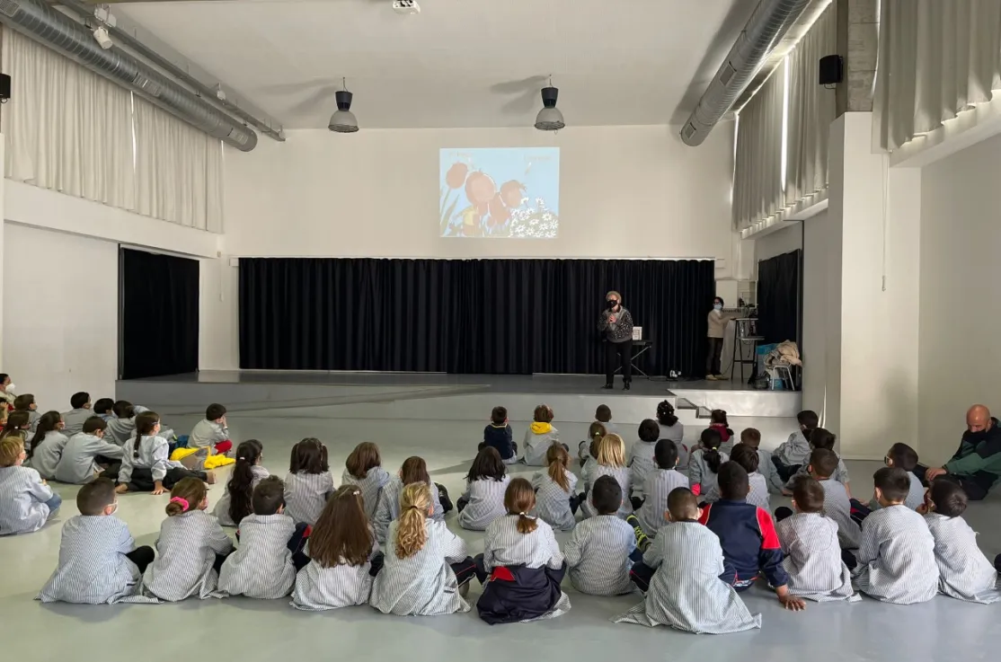 Cuentacuentos en Escola Isabel Besora de Reus