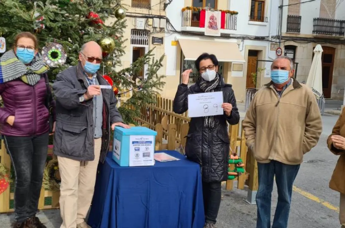 Sorteo Solidario en la comarcal de Benissa de Manos Unidas Valencia.
