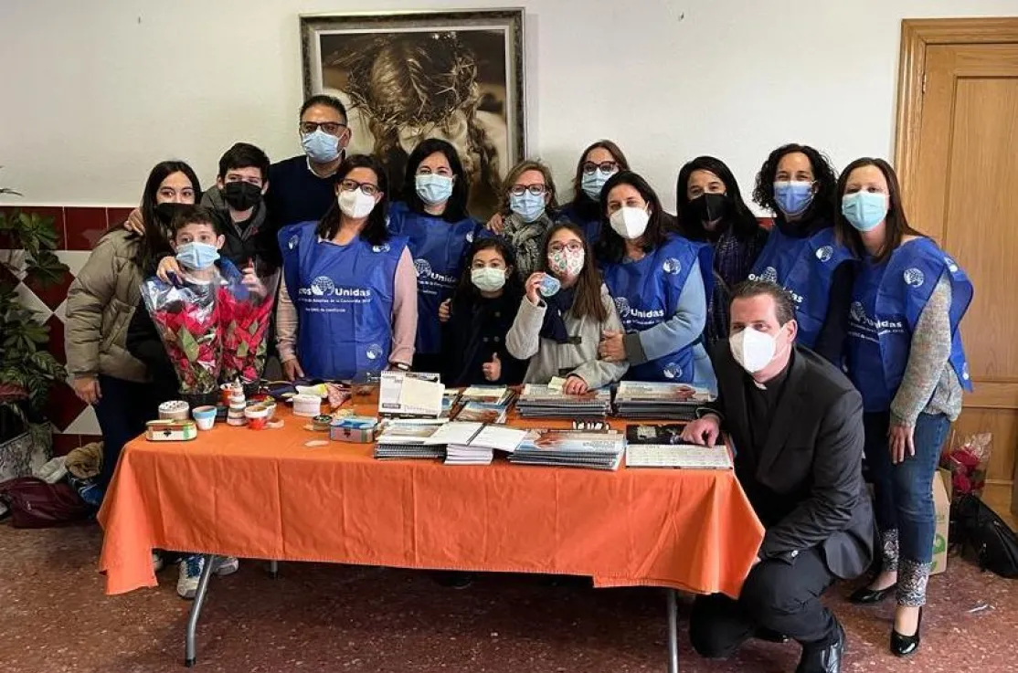 Mercadillo navideño en la comarcal de Manos Unidas Valencia en Aldaya. 