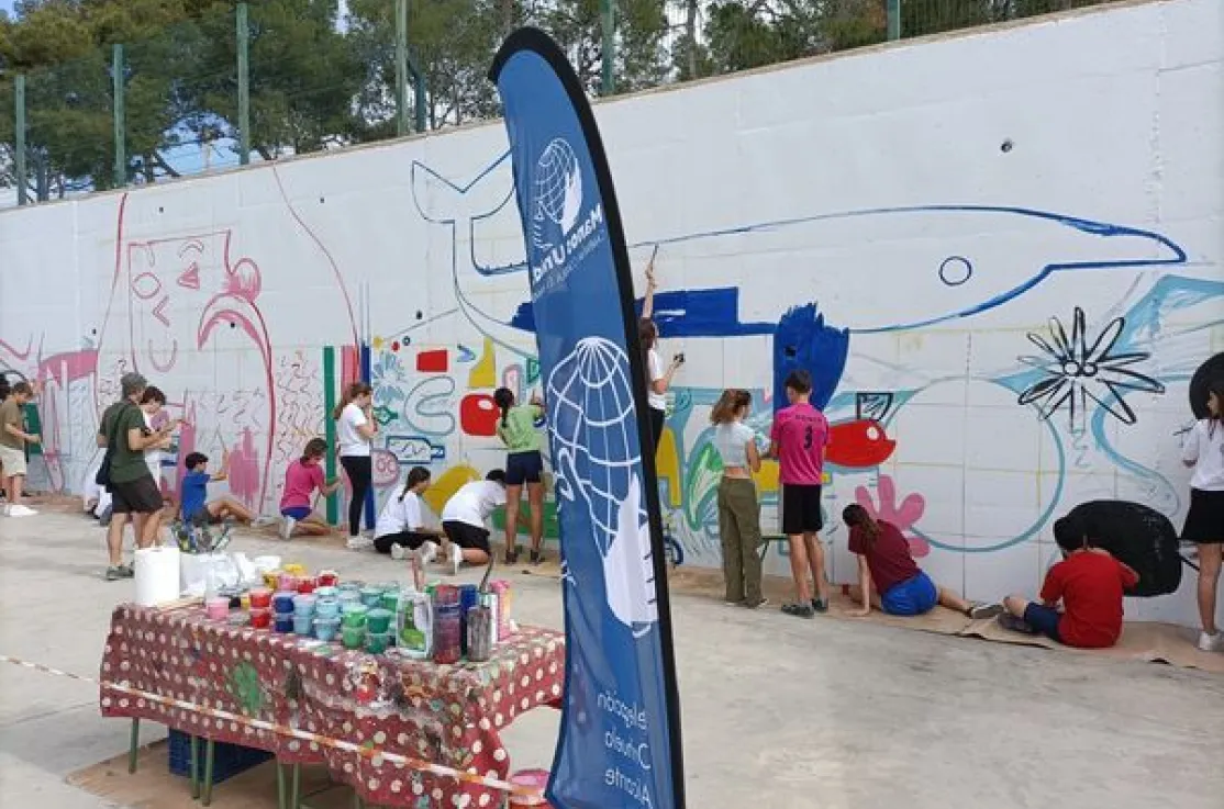 Mural realizado en el colegio Salesianos de Alicante. Foto: La Información de Alicante