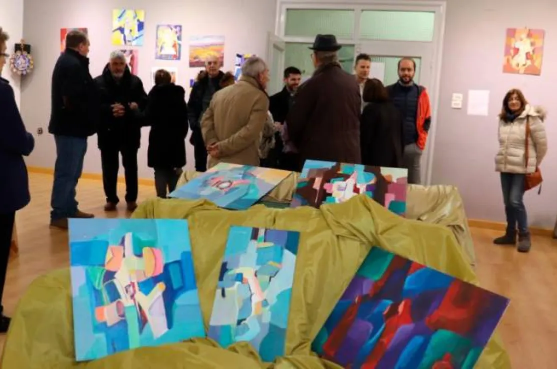 El pintor salmantino Evaristo Muñoz lega a Manos Unidas más de 500 obras tras su fallecimiento.