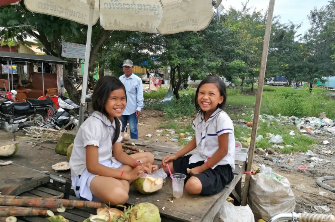 Niñas en Camboya (foto: Marta Carreño)