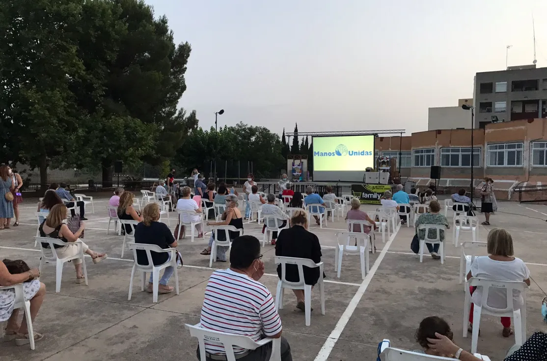 La comarcal de Canals ha reunido a más 70 personas para su cena de hermandad. 