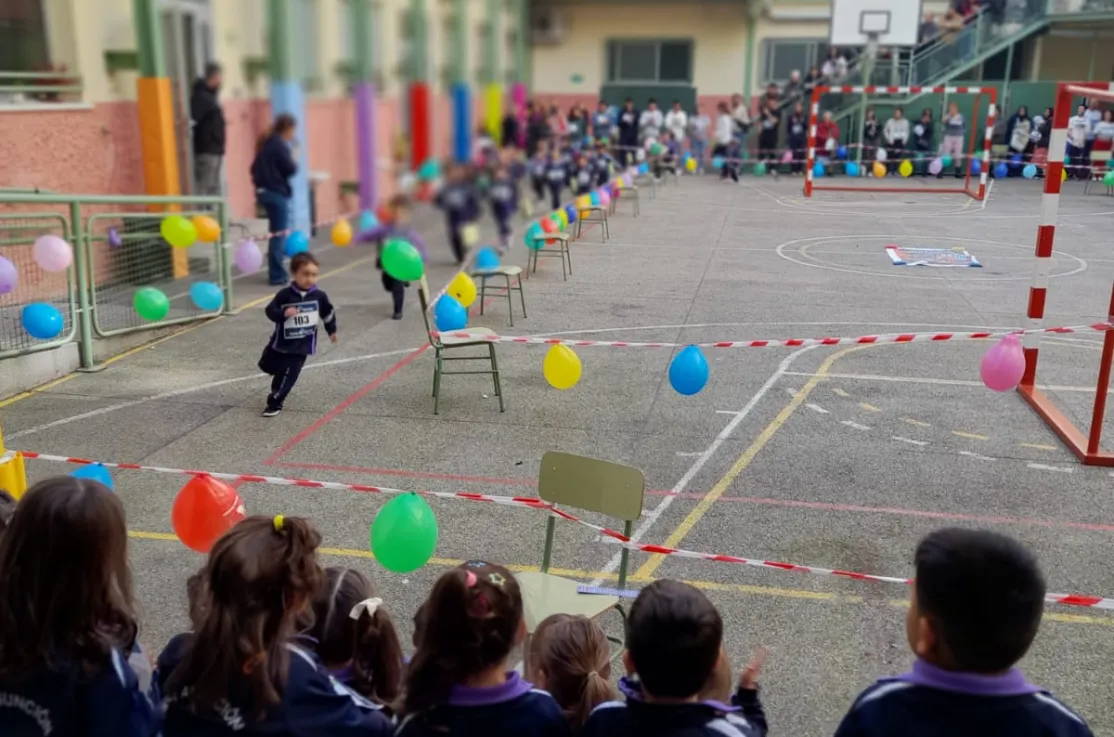 Carrera solidaria en el colegio Asunción de Vallecas a favor de Manos Unidas