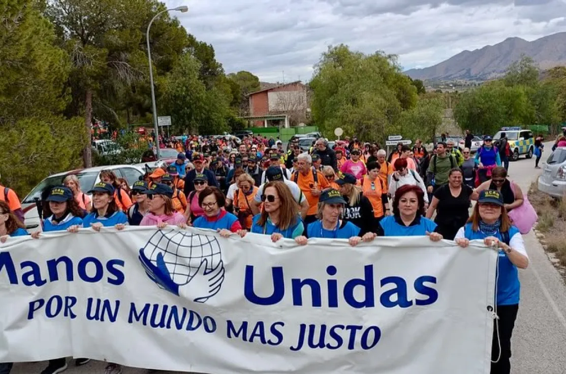 Gran Éxito de la marcha solidaria "Santomera camina con Manos Unidas".