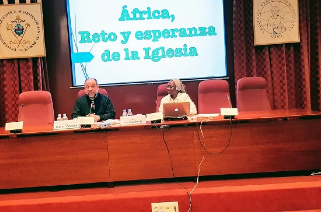 Charla "Africa, reto y esperanza de la Iglesia" en universidad San Damaso