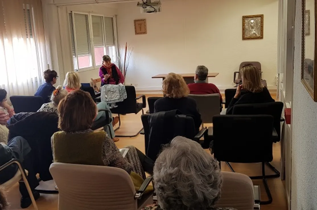 Charla de Pilar Gonzalez sobre el Congreso de Laicos 2020 en Manos Unidas Madrid