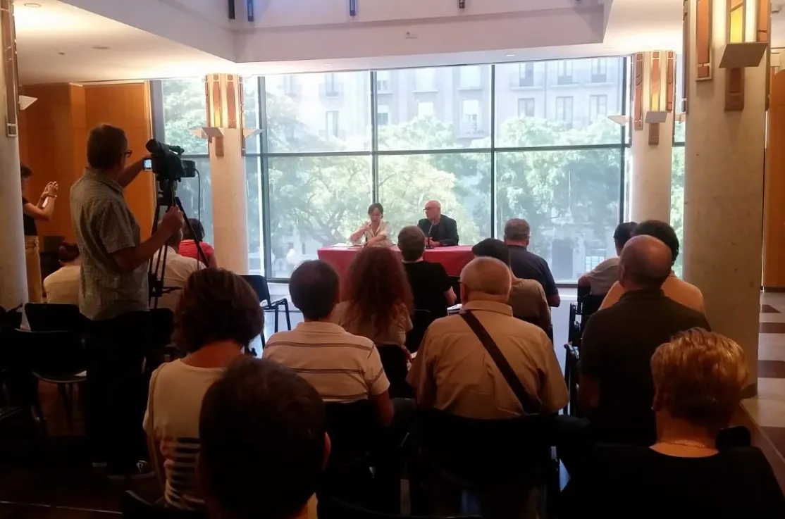Begoña Floría presenta la rueda de prensa programación Teatros Tarragona