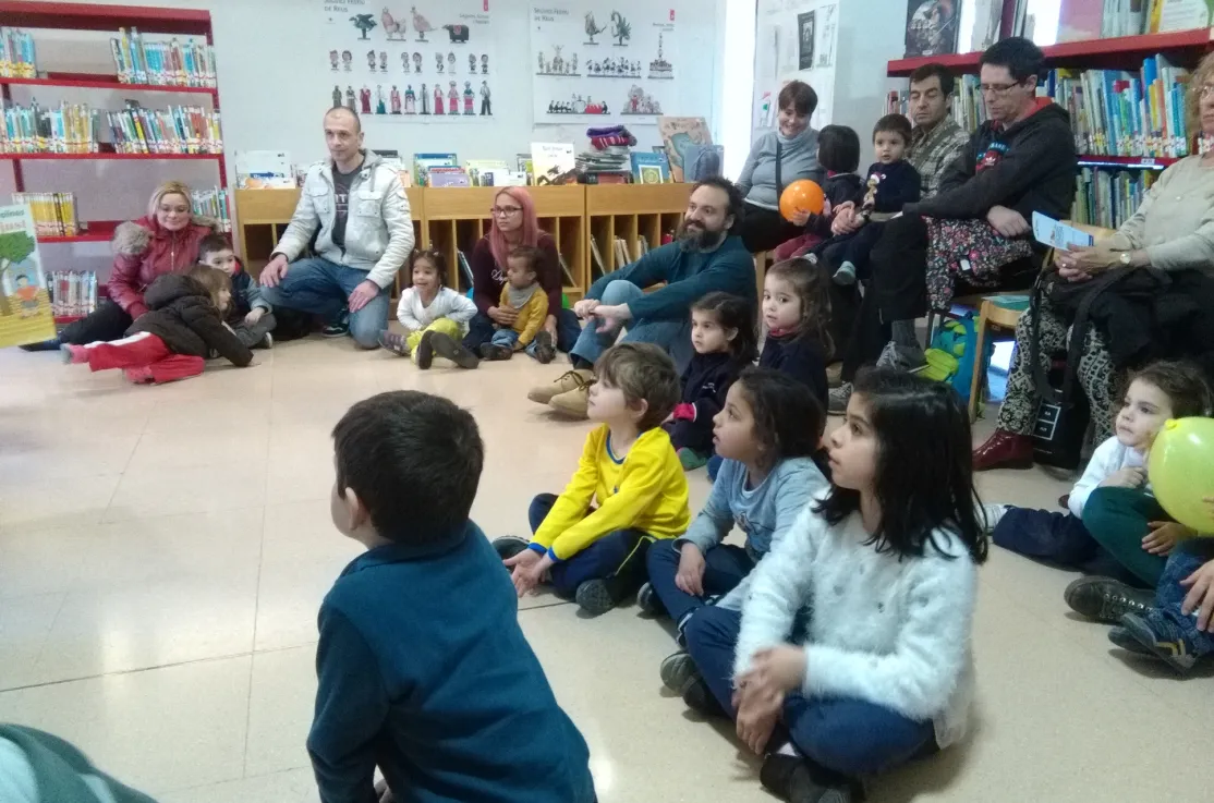 Cuentacuentos en la Biblioteca Xavier Amorós de Reus