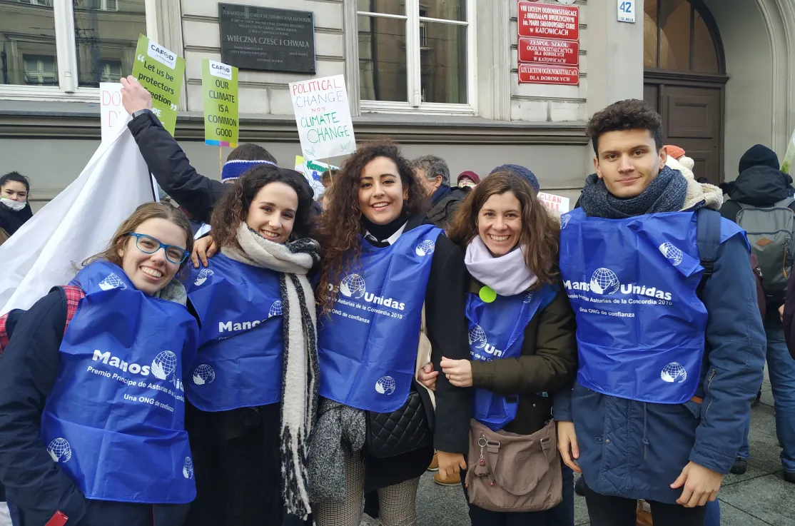 Foto de antes de la pandemia. Jóvenes voluntarios de Manos Unidas en la COP24, en Polonia (2018)