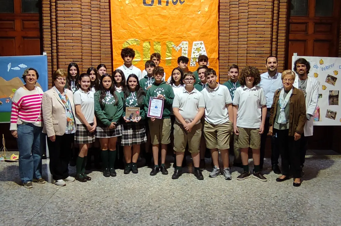 Entrega diploma participación Festival Clipmetrajes