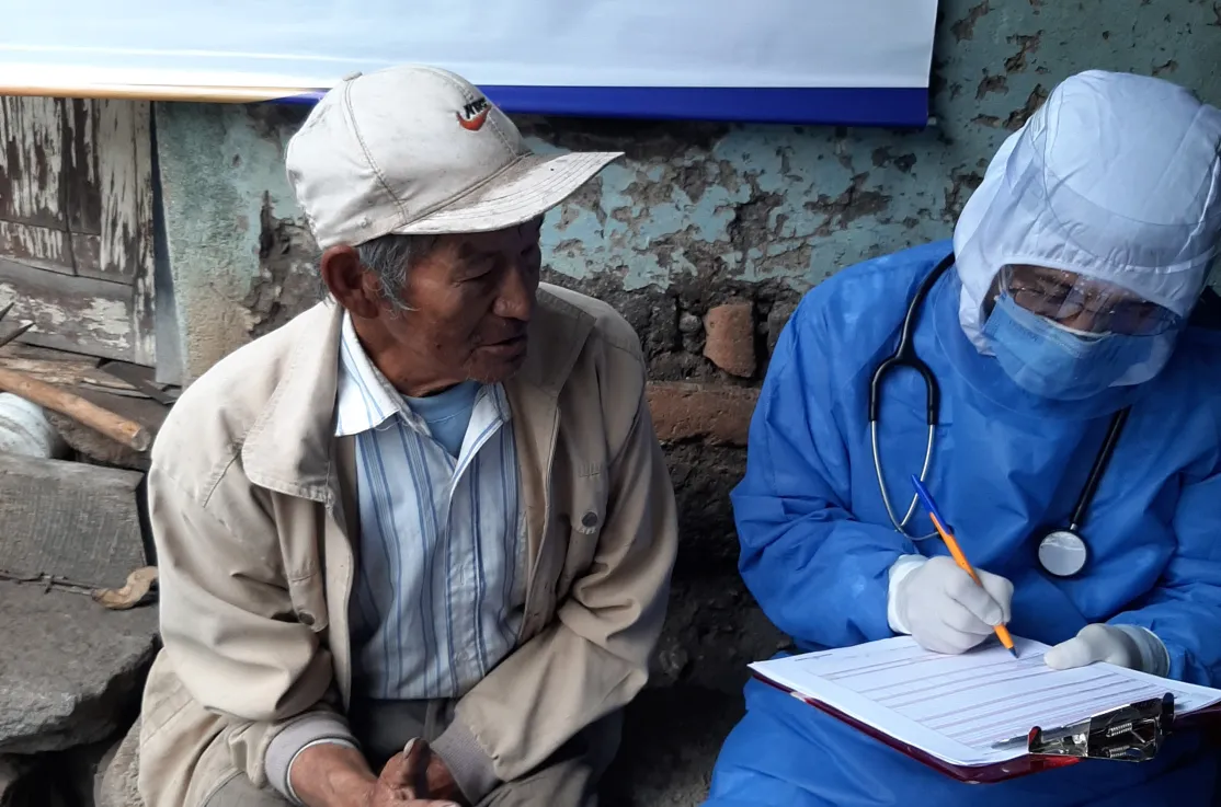 Atención sanitaria a pacientes de los barrios del sur de Quito. Proyecto: Apoyo Comunitario Integral por Emergencia del Coronavirus. Foto: Fundación Tierra Nueva (Ecuador)