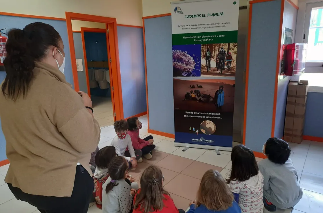 Exposición "Cuidemos el Planeta" en el CP Sierra Oeste de Sta. María de la Alameda (Madrid)