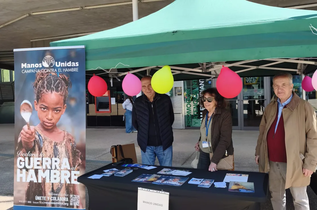 Estand de Manos Unidas Madrid en la Feria de Voluntariado de la UAM 2026