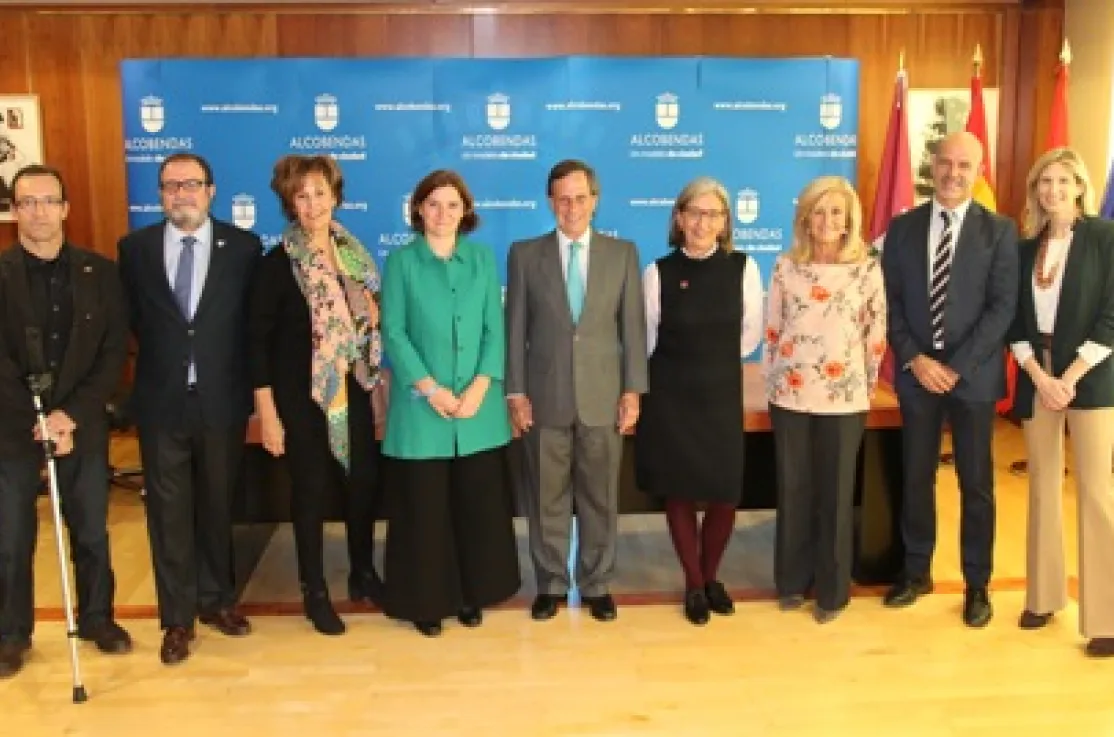 Firma de convenio de Ayto Alcobendas con Manos Unidas Madrid
