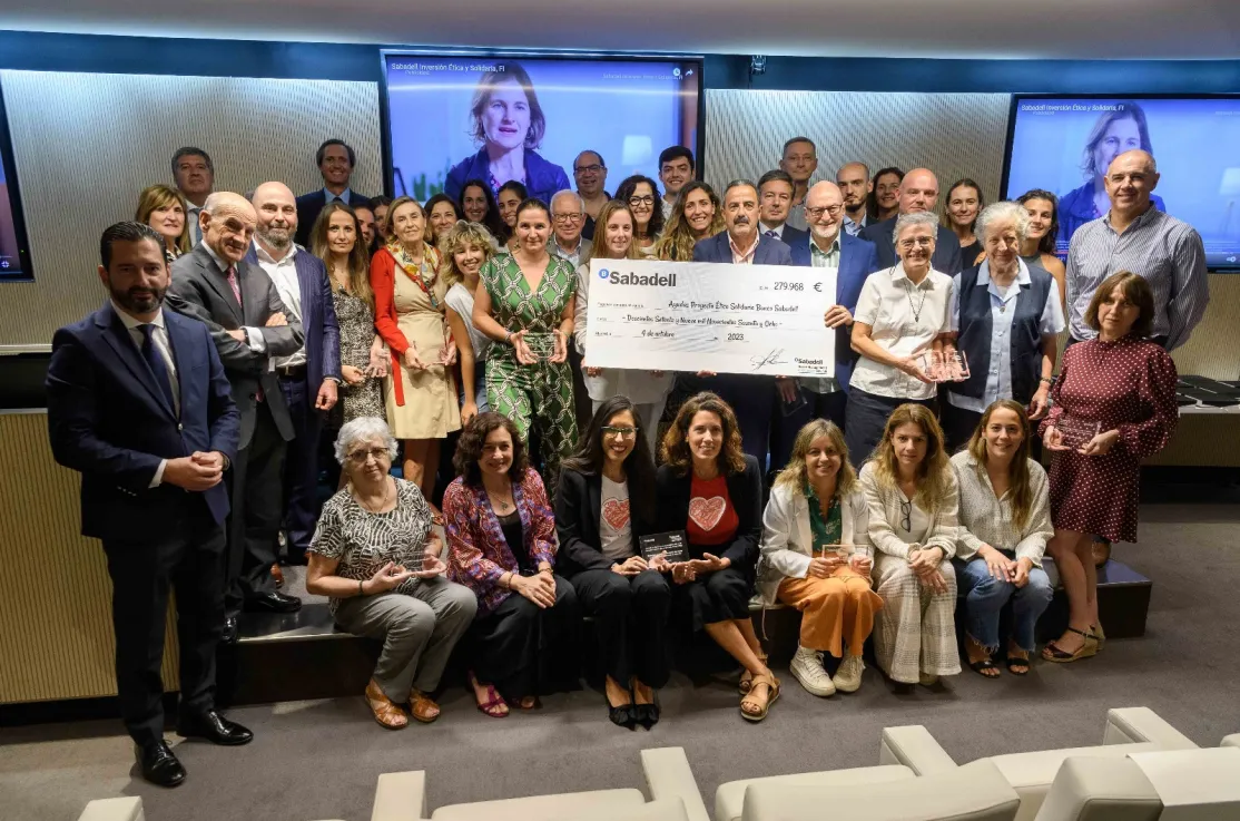 Asistimos a la entrega de ayudas solidarias del Banco Sabadell | Foto: Banc Sabadell