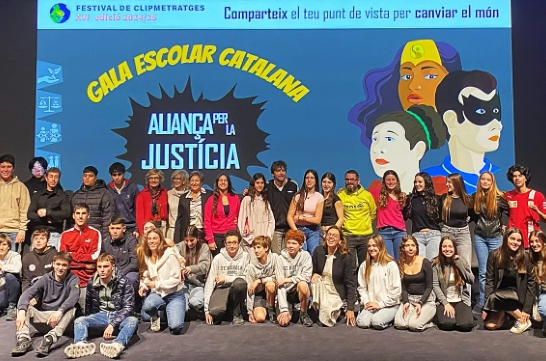 Foto con todos los ganadores de los Clipmetrajes catalanes 2024-2025 | Imagen: Marta Pujol Castilla