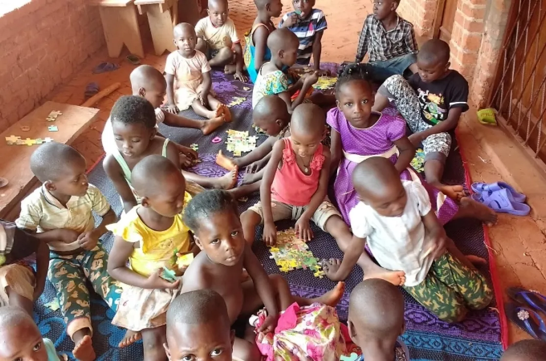 Huérfanos acogidos en la parroquia de Bangassou. Foto: Fund. Bangassou