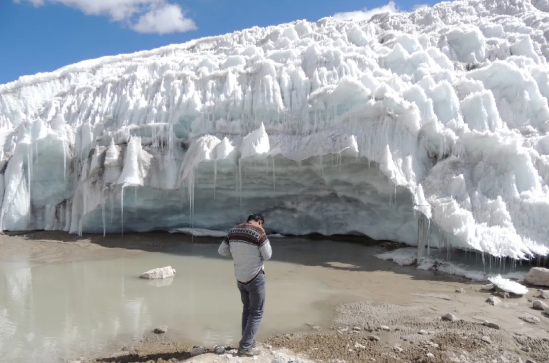 Imagen del glaciar Quelcaya, donde se sitúa el proyecto de extracción minera. Fotografía: DHUMA