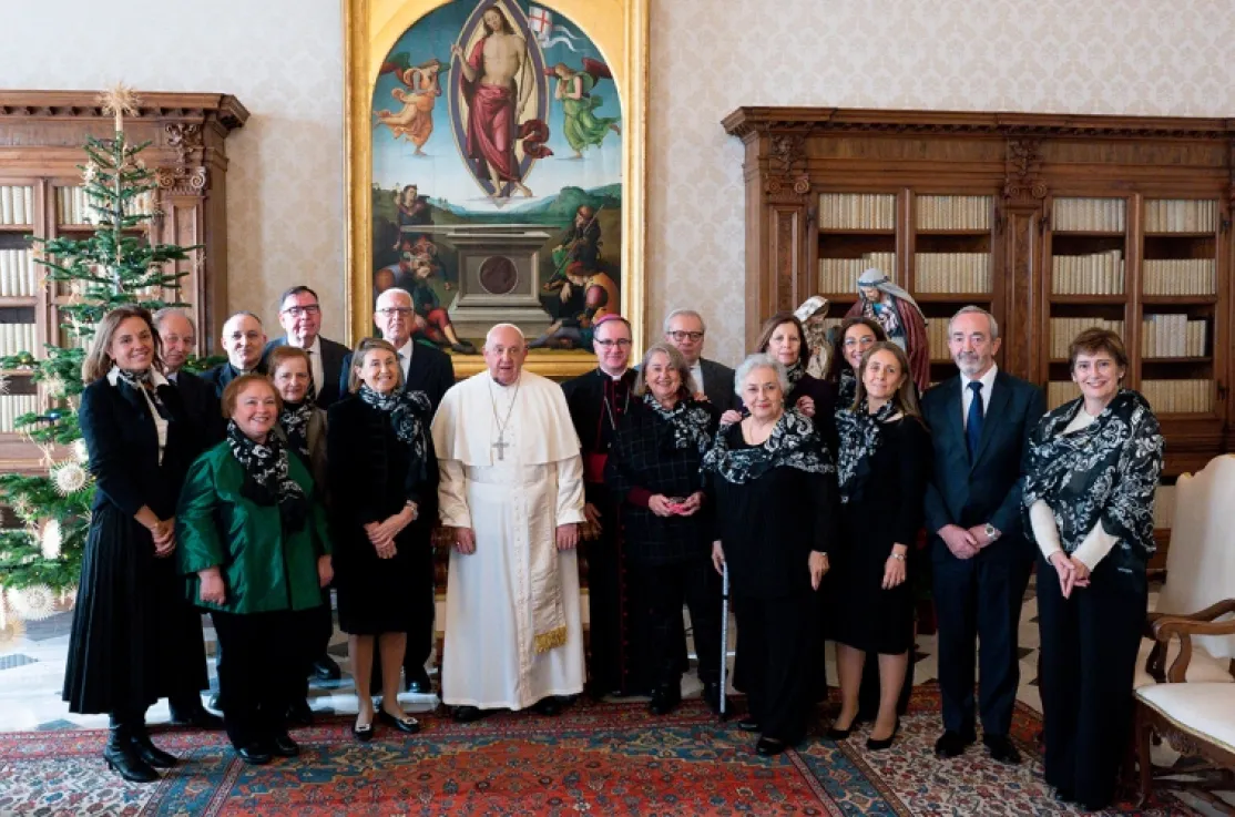 Foto grupal tomada tras la celebración de la audiencia. Fotografía: Vatican Media