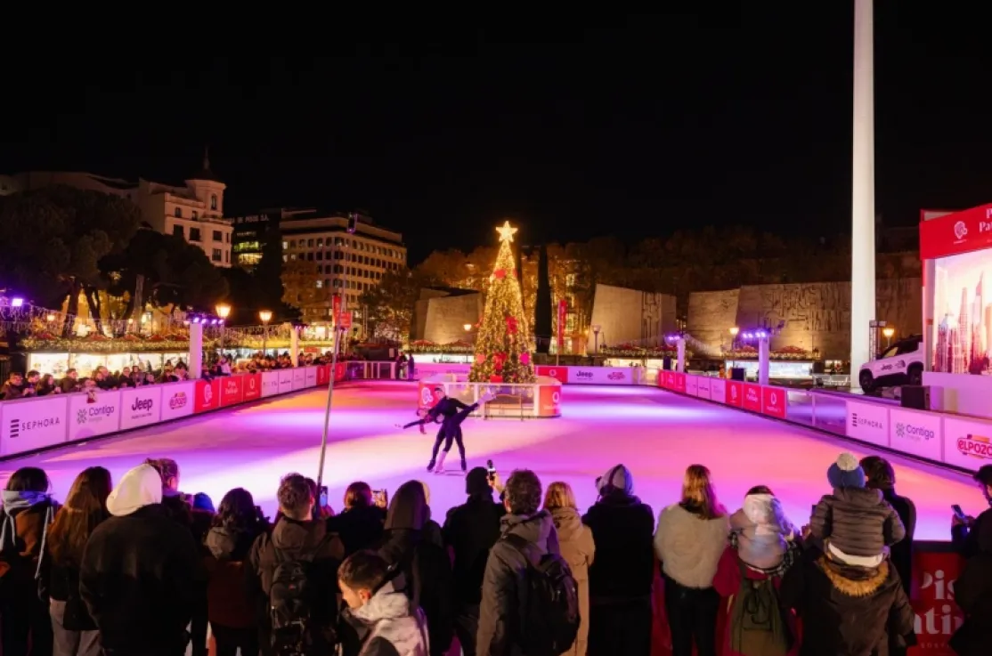 Navidades solidarias con Manos Unidas en la Pista de Patinaje de Colón. Fotografía: Víctor Seco Muñoz