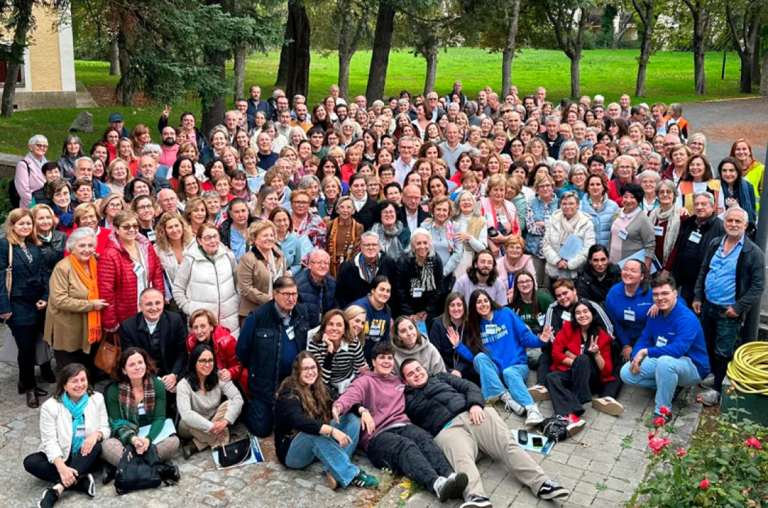 Foto grupal tomada durante la celebración de las Jornadas de Formación 2024 de Manos Unidas. Fotografía: Irene Hernández-Sanjuán, Manos Unidas