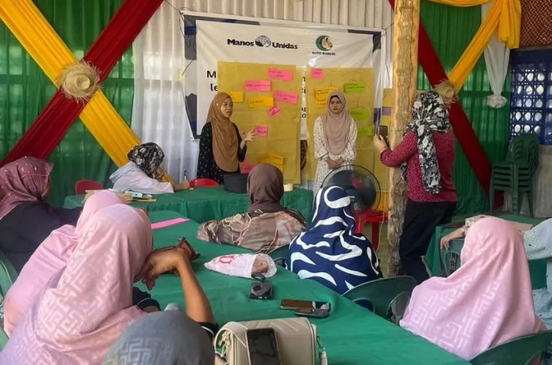 Las mujeres siguen fuera de los procesos de paz. Manos Unidas