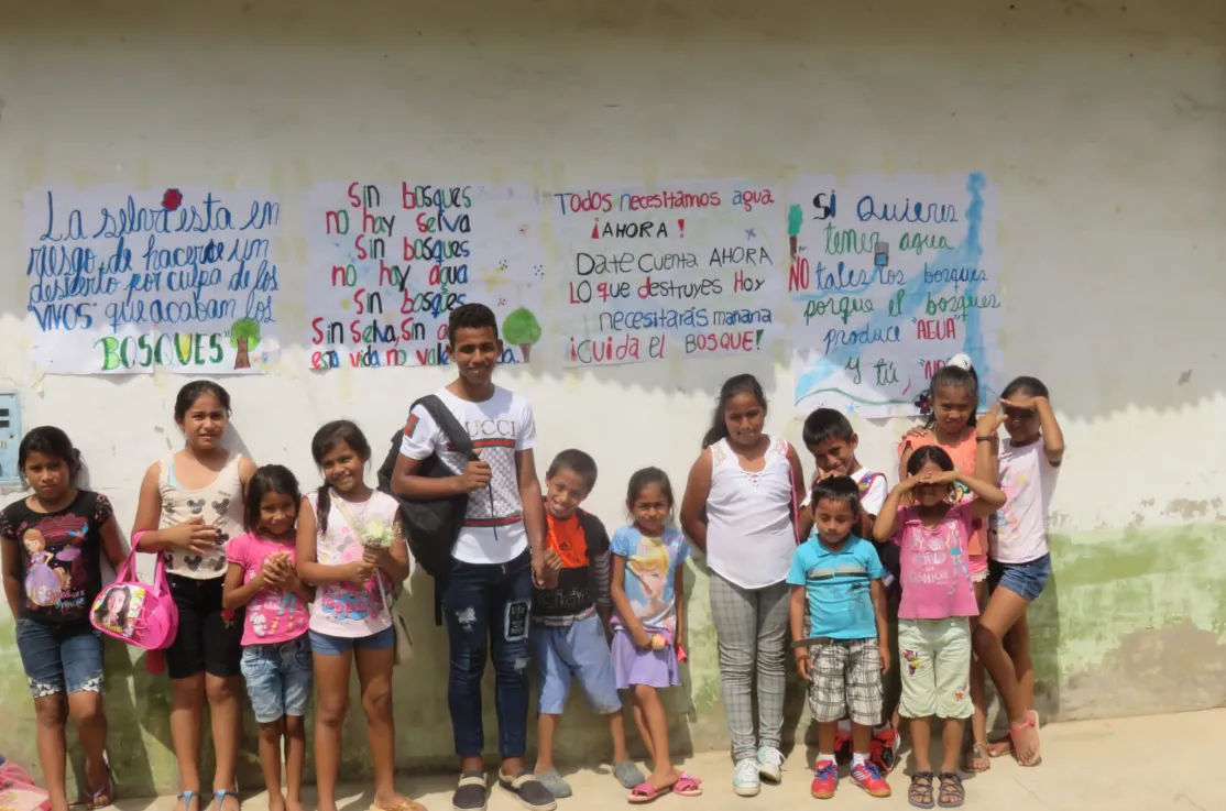 Un grupo de niños y niñas ambientalistas de Yurimaguas, Perú. FOTO: Diócesis de Yurimaguas.