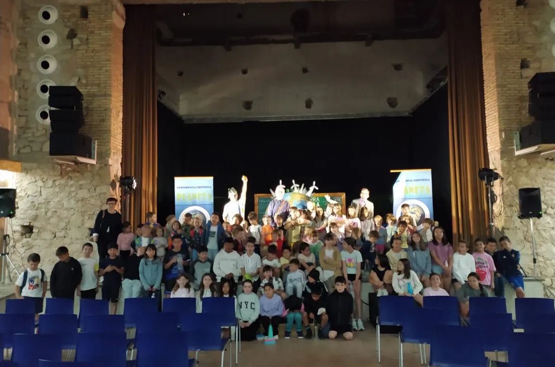 Foto de familia de todos los participantes