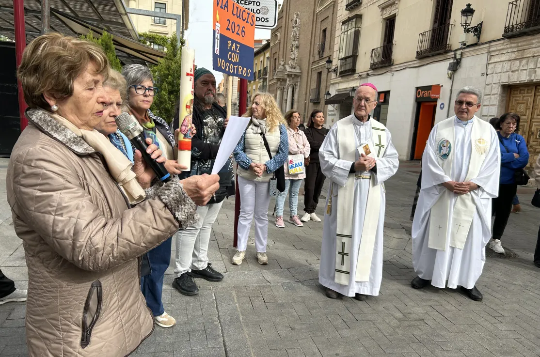 Lectura reflexión y gesto de la 12 estación "Jesús asciende al cielo"  por Manos Unidas