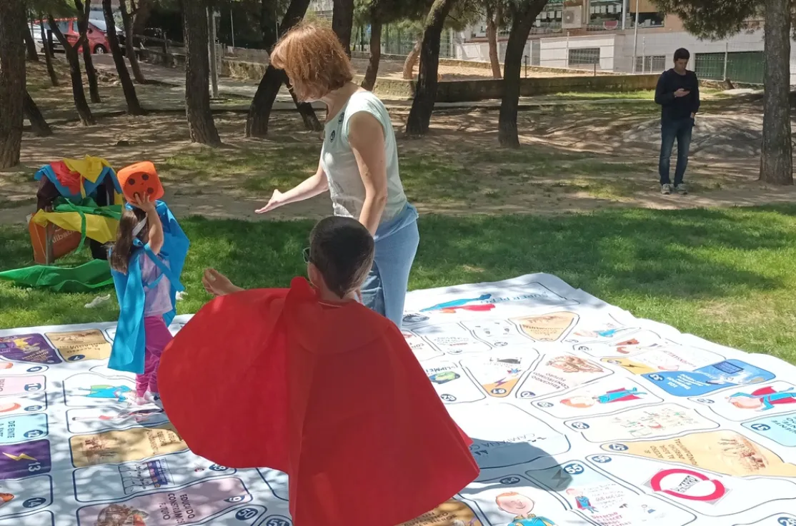 Voluntaria de Manos Unidas en la II Jornada Familiar de Colmenar Viejo en 2025