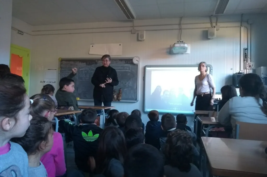 "La amistad de la mano de Bimba"