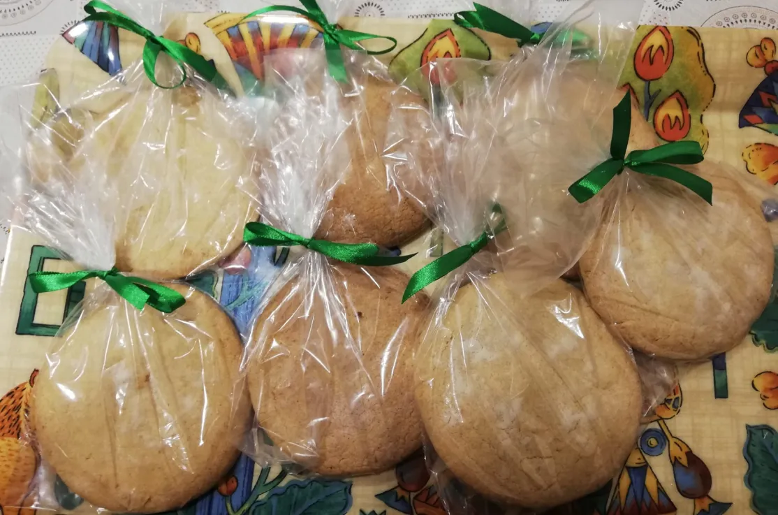 Tortas de manteca elaboradas artesanalmente por las voluntarias de Carcajente. 