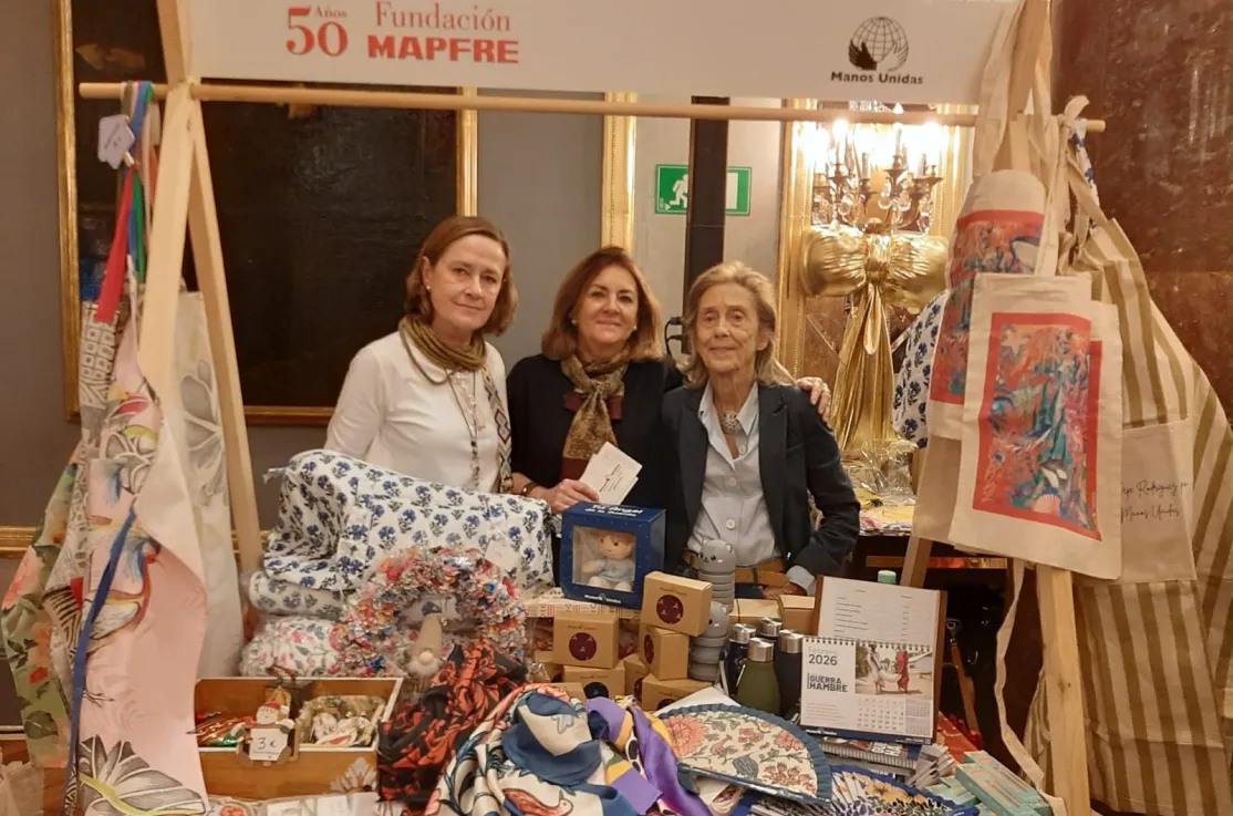 Estand de Manos Unidas Madrid en el Mercadillo Solidario Mapfre 2025