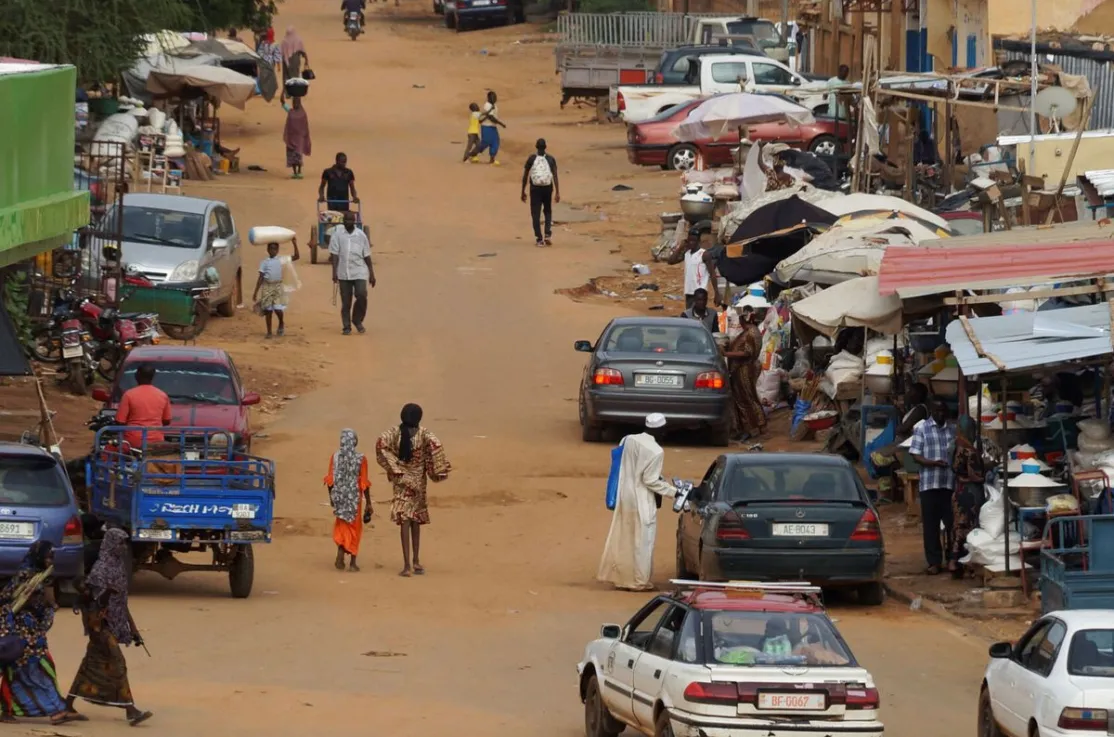 Las calles de Niamey tras el golpe de estado en Níger. Foto tomada de REUTERS