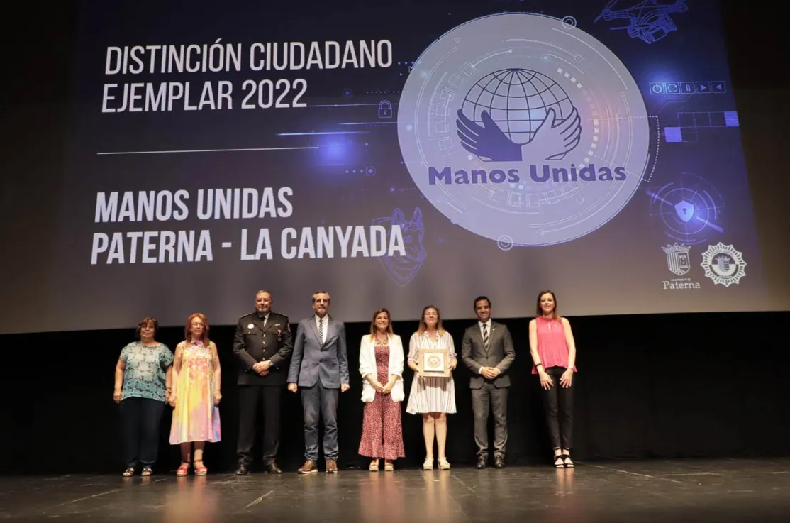 “Ciudadanos Ejemplares”: la Policía local de Paterna premia a la comarcal de Manos Unidas Valencia en Paterna 
