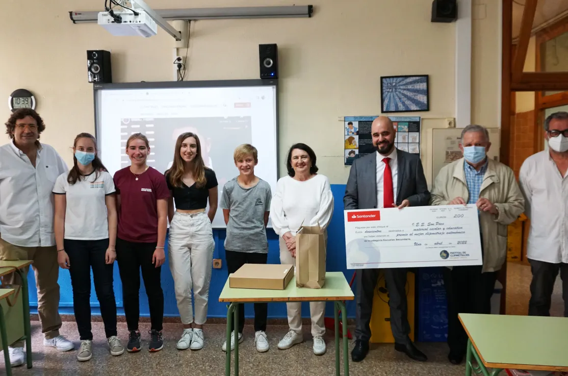 Entrega del primer premio del XIII Festival de Clipmetrajes al IES Son Pacs