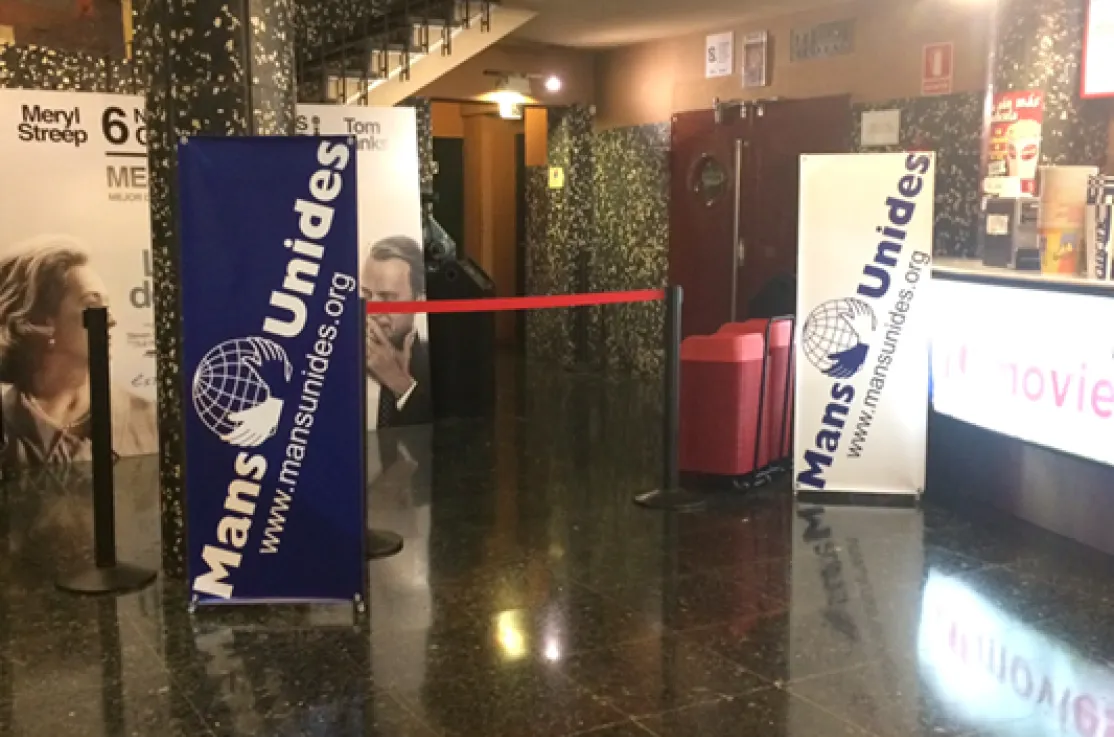 Proyección de película a favor de Manos Unidas